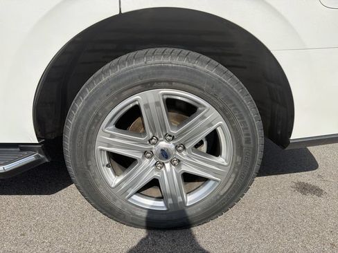 Used 2021 Ford Expedition XLT AWD/4WD image 25