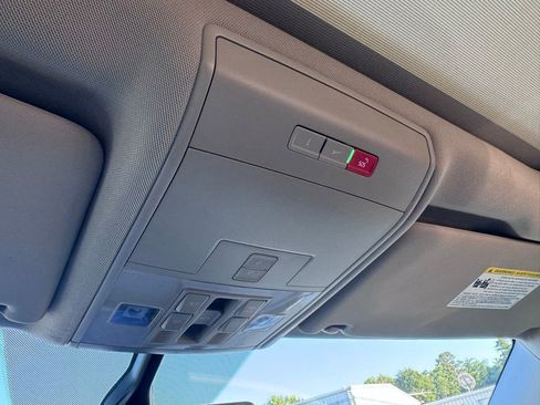 Used 2021 Volkswagen Atlas SE w/ Panoramic Sunroof Package AWD/4WD image 38