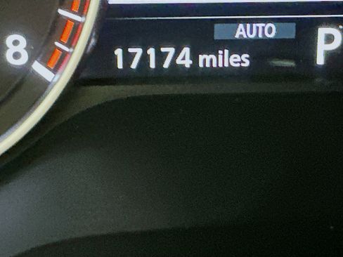 Used 2025 Nissan Pathfinder SL image 19