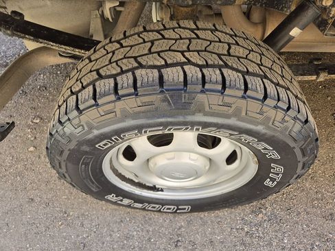 Used 2015 Ford F150 XL w/ Equipment Group 101A Mid AWD/4WD image 42