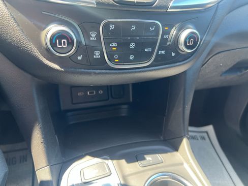 Used 2024 Chevrolet Equinox LT AWD/4WD image 21