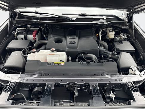 Used 2025 Toyota Tundra Platinum AWD/4WD image 25
