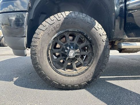 Used 2012 GMC Sierra 2500 Denali w/ Suspension Package, Off-Road AWD/4WD image 27
