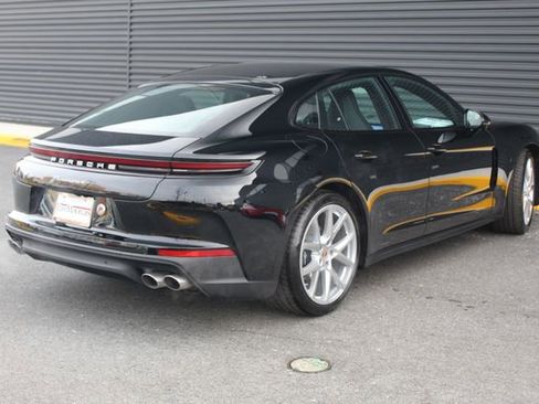 New 2025 Porsche Panamera 4 image 8