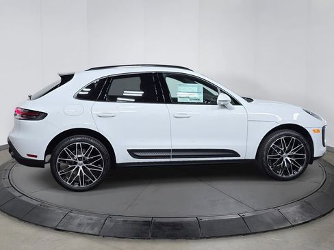 New 2026 Porsche Macan image 8