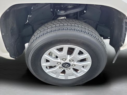 Certified 2024 Toyota Tacoma SR image 32