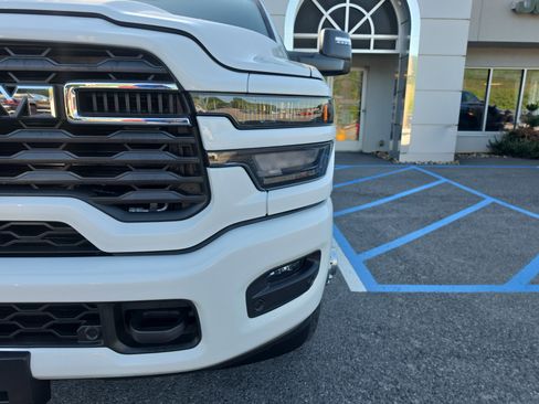 Used 2025 RAM 3500 Big Horn AWD/4WD image 10