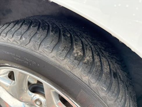 Used 2018 Chrysler Pacifica Limited w/ Advanced Safetytec Group FWD image 10