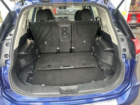 Used 2018 Nissan Rogue S AWD/4WD image 32
