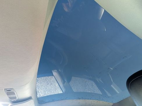 Used 2021 Tesla Model Y Long Range image 16