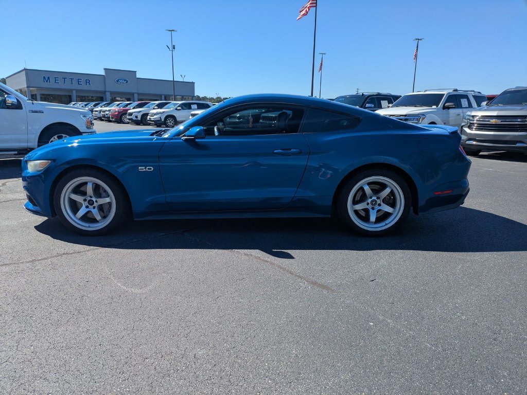 Used 2017 Ford Mustang GT Premium RWD image 7
