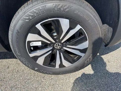 New 2026 Volkswagen Atlas Cross Sport SE image 10