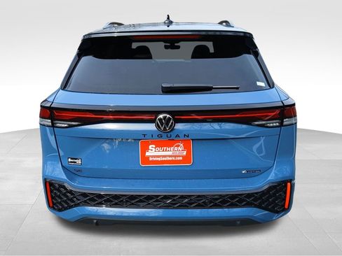 New 2026 Volkswagen Tiguan SE R-Line AWD/4WD image 4