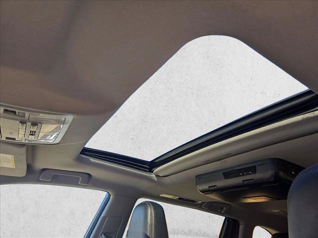 Used 2016 Toyota Highlander XLE FWD image 13