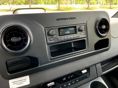 Certified 2025 Mercedes-Benz Sprinter 2500 image 6