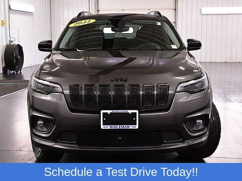 Used 2022 Jeep Cherokee Latitude AWD/4WD image 2