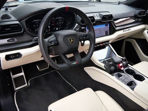 Used 2025 Lamborghini Urus SE AWD/4WD image 13