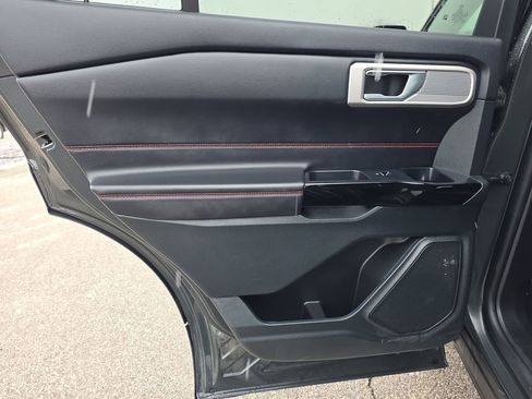 Used 2024 Ford Explorer ST-Line w/ Class IV Trailer Tow Package image 31