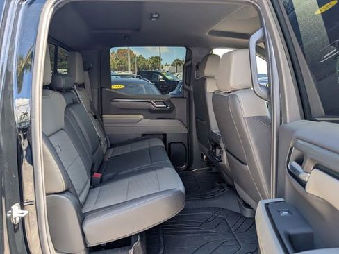 Used 2025 Chevrolet Silverado 1500 ZR2 image 19