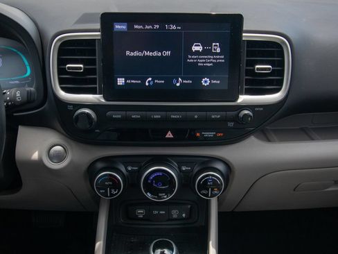 Used 2026 Hyundai Venue SEL FWD image 22