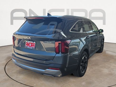 Certified 2025 Kia Sorento S FWD image 8