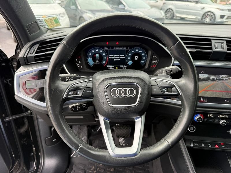 Used 2022 Audi Q3 2.0T Premium Plus w/ Premium Plus Package AWD/4WD image 19
