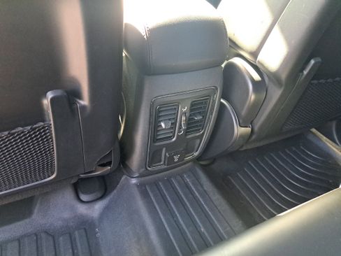 Used 2021 Jeep Grand Cherokee Laredo X image 13