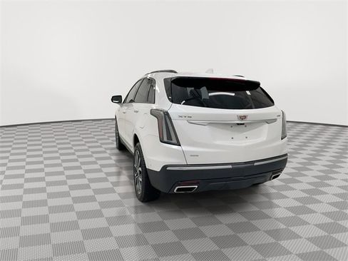 Certified 2025 Cadillac XT5 Sportv w/ Technology Package image 8