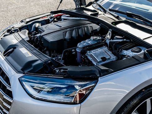 Used 2021 Audi A4 2.0T Premium w/ Convenience Package image 39