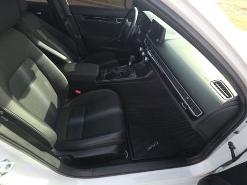 Used 2025 Honda Civic Sport image 30