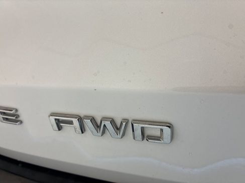 Used 2025 Chevrolet Traverse High Country image 33