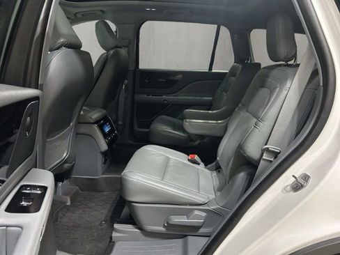 Used 2021 Lincoln Aviator Reserve w/ Elements Package Plus AWD/4WD image 22