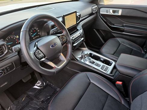 Used 2024 Ford Explorer ST-Line w/ Class IV Trailer Tow Package image 31