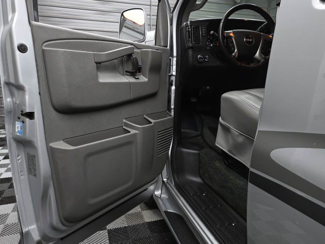 Used 2017 GMC Savana 2500 Extended RWD image 35