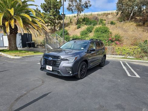 Used 2025 Subaru Ascent Onyx Edition w/ Popular Package #2 AWD/4WD image 3