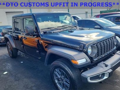 Used 2025 Jeep Gladiator Sport