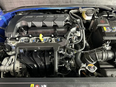 Used 2025 Hyundai Venue SEL FWD image 12