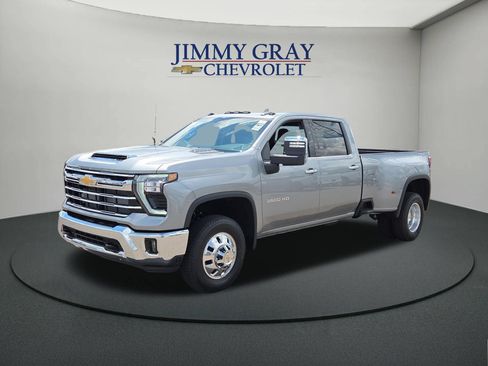 New 2026 Chevrolet Silverado 3500 LTZ w/ LTZ Convenience Package AWD/4WD image 1