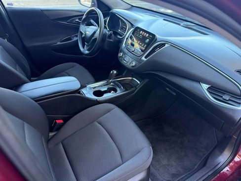 Used 2016 Chevrolet Malibu LT w/ Driver Confidence Package FWD image 10