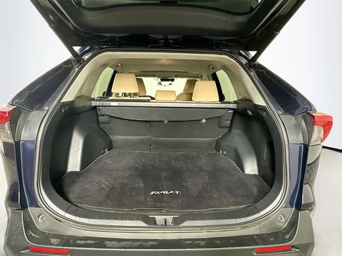 Used 2020 Toyota RAV4 XLE w/ Convenience Package image 26