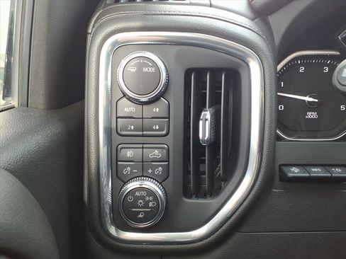 Used 2023 GMC Sierra 2500 Denali w/ Denali Black Diamond Edition image 24