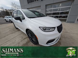 New 2026 Chrysler Pacifica Limited video 1