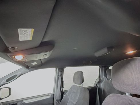 Used 2015 Dodge Grand Caravan SE w/ Quick Order Package 29E SE FWD image 5