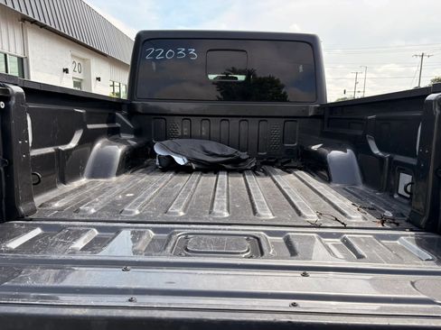Used 2023 Jeep Gladiator Overland AWD/4WD image 8