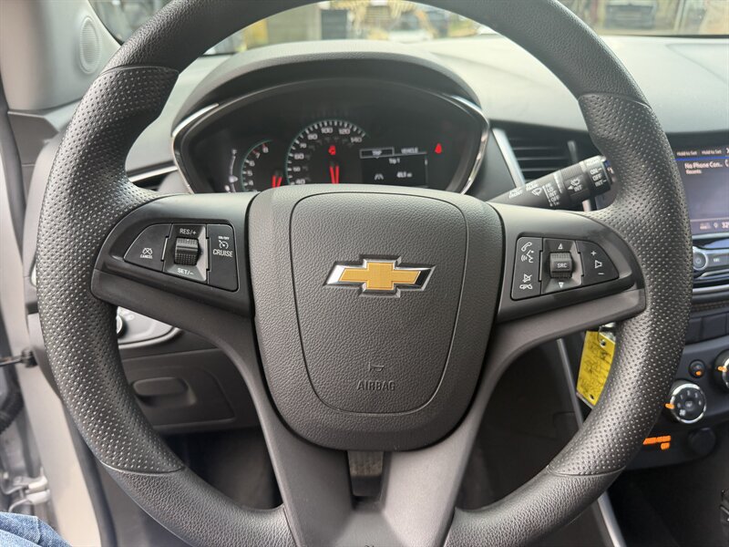 Used 2021 Chevrolet Trax LS w/ Tint and Cruise Package FWD image 17