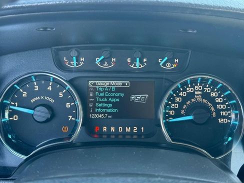 Used 2011 Ford F150 XLT w/ XLT Convenience Pkg image 12