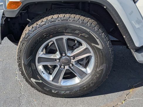 Used 2021 Jeep Wrangler Unlimited Sahara image 24