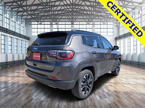 Used 2023 Jeep Compass Limited image 4