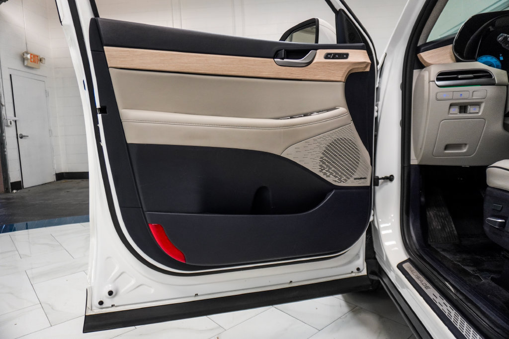 Used 2024 Hyundai Palisade Limited FWD image 21