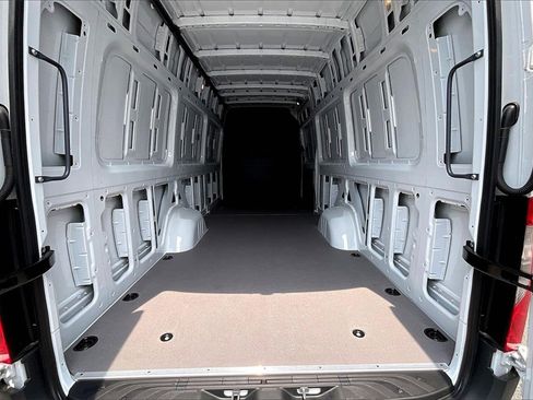 New 2025 Mercedes-Benz Sprinter 2500 image 9